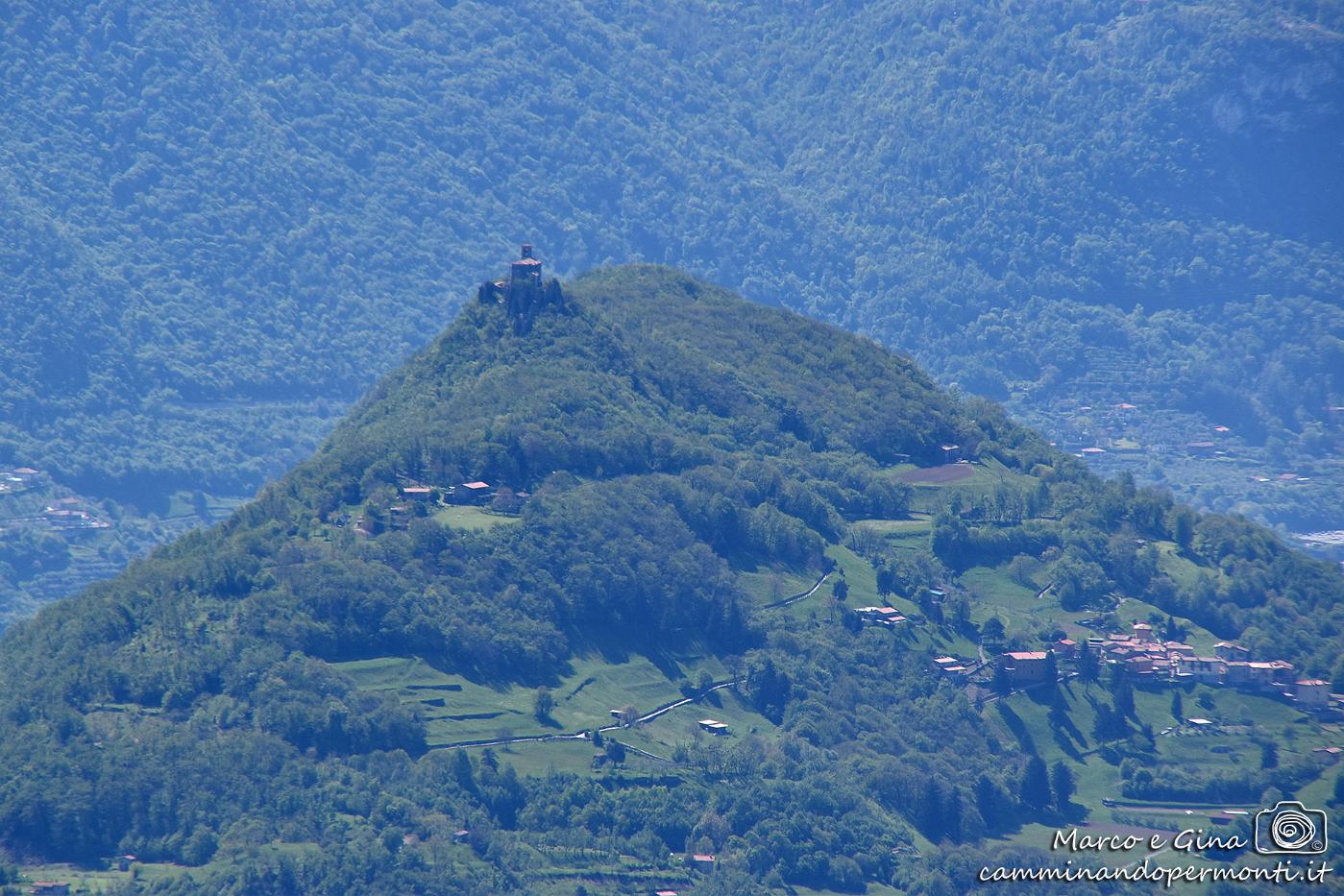 64 Corna Trentapassi - Zoom sul Santuario della Ceriola a Montisola.JPG